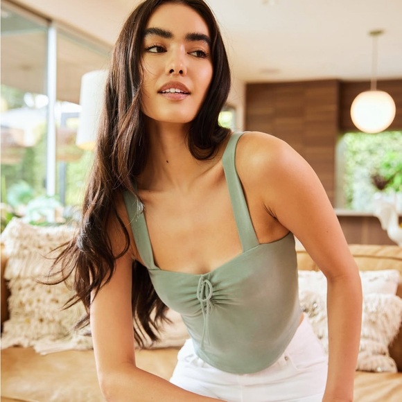 Backyard Roses - Lauren Top - Picture 2 of 4